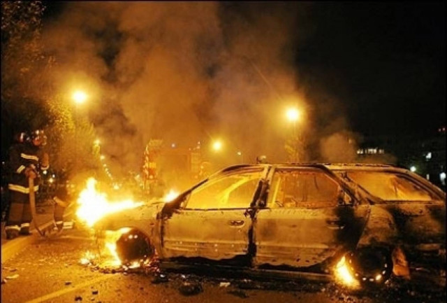 Ρέθυμνο: Στις φλόγες έξι εγκαταλελειμμένα οχήματα