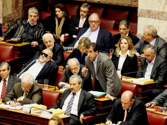 Εξηγήσεις από τον Παπακωνσταντίνου ζητούν όσοι τους είπε ψέματα