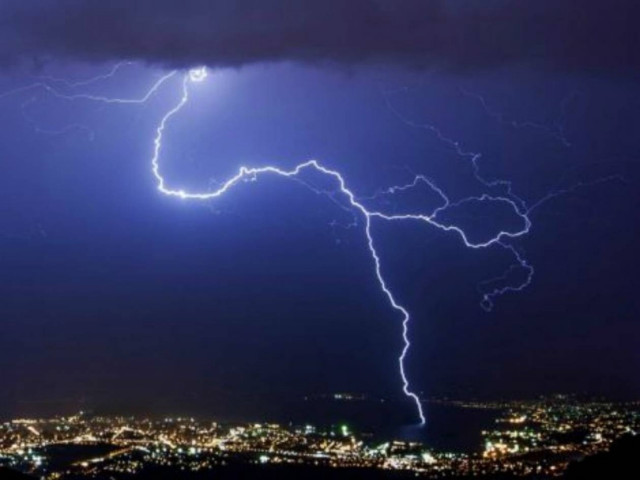 Εκπληκτικές φωτογραφίες με κεραυνούς