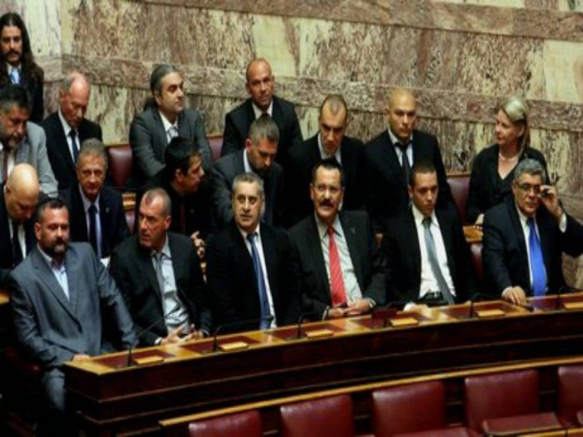 Η Χρυσή Αυγή μετακομίζει και ανοίγει.. καφενείο μόνο για Έλληνες