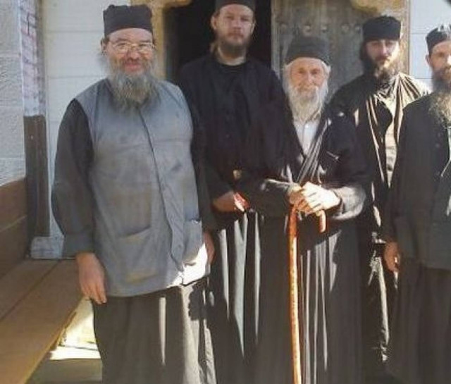 Π. Παΐσιος: «Η νέα «Χίτλερ», προσπαθεί να καταλάβει την Ελλάδα...»