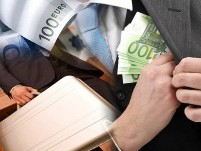 Φόρος 45% στα «μαύρα» εμβάσματα των 5 δισ. ευρώ