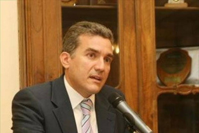 «Κανείς δεν μιλάει για απολύσεις»