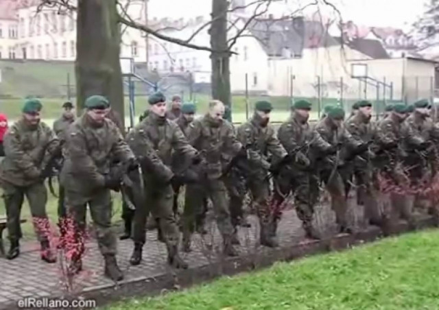 Βίντεο: Δείτε πως γλίτωσε από τη σφαίρα!!!