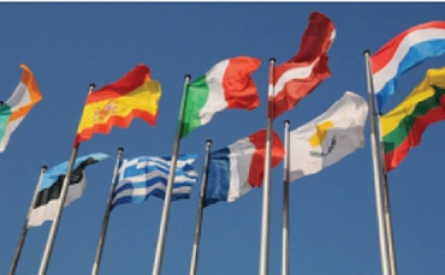 «Εντός ευρώ η Ελλάδα για να μη χαθούν τα χρήματα των φορολογούμενων»