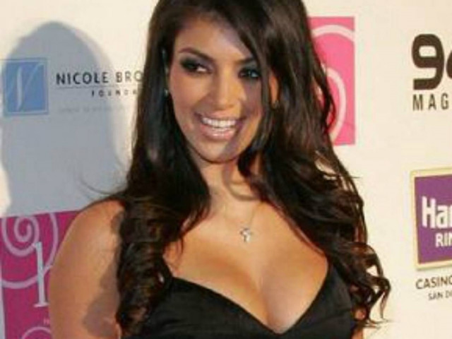 Η Kim Kardashian κάτι... ξέχασε πάλι να βάλει! (pic)