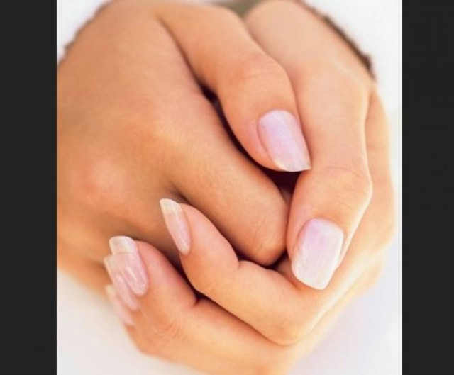 Tips για να αποφύγετε το σπάσιμο των νυχιών