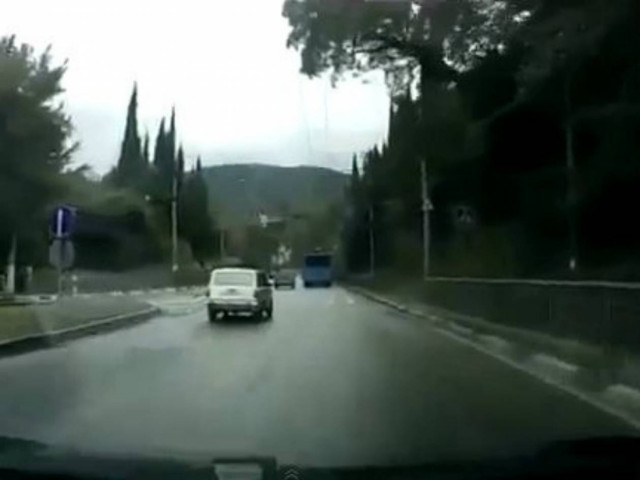 Βίντεο: Προσοχή! «Χάρος» στους δρόμους!