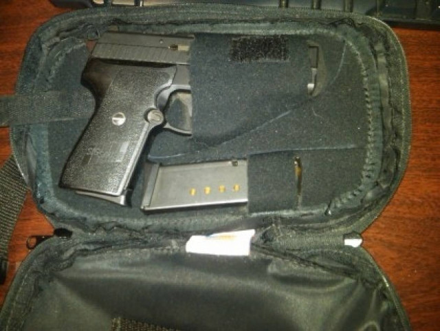 ΗΠΑ: Βρήκαν στις αποσκευές επιβάτη... οπλοστάσιο!