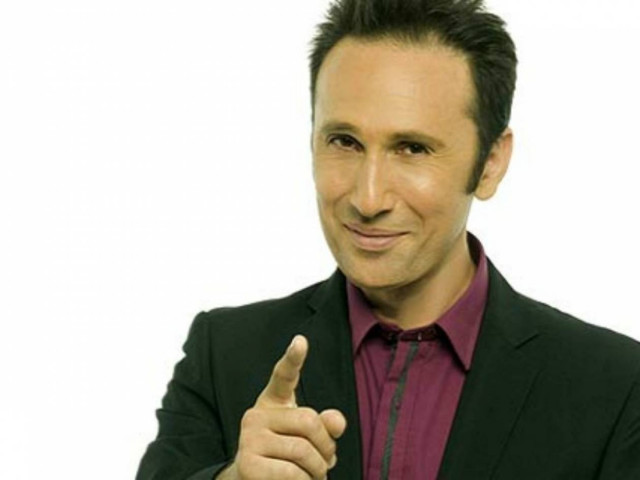 Η κουκλάρα... φίλη του Ρένου Χαραλαμπίδη!