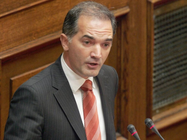 Οι επικίνδυνες κωλοτούμπες του Μάριου Σαλμά