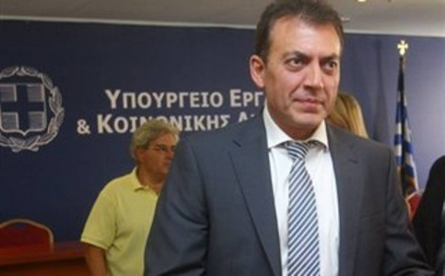 Συνάντηση αντιπροσωπείας του ΠΑΣΟΚ με Βρούτση για εργασιακά - εισφορές