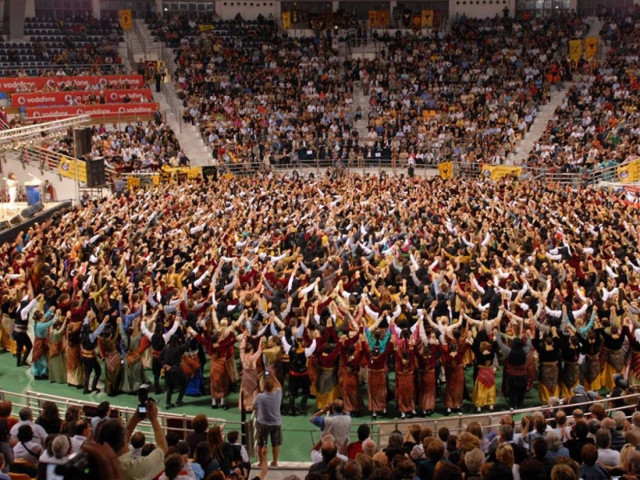 Το 8ο Πανελλαδικό Φεστιβάλ ποντιακών χoρών είναι γεγονός (φώτο-βίντεο)