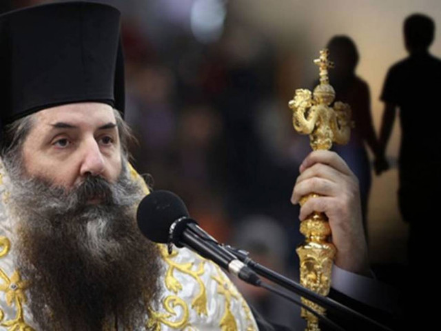 Σεραφείμ: Αφόρητη η δυσωδία και η παράνοια της παράστασης στο «Χυτήριο