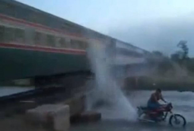 Βίντεο: Δείτε πως πλένεται ένα τρένο σε 20 δευτερόλεπτα