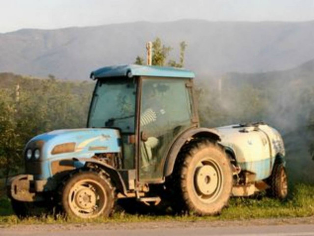 Σοκαριστικό ατύχημα: Πάτησε τον πατέρα του με το τρακτέρ