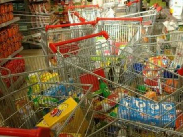 Κατερίνη: Δεν τους έκαναν έκπτωση και άφησαν το καρότσι στο ταμείο!