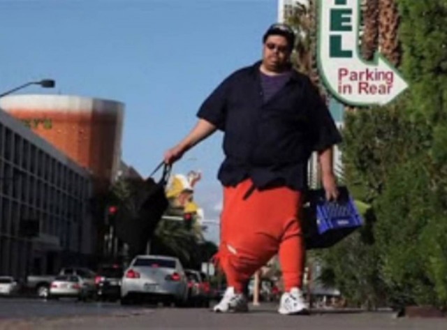 Άνδρας με γεννητικά όργανα μαμουθ