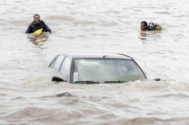 Ρόδος: Όχημα «βούτηξε» στη θάλασσα
