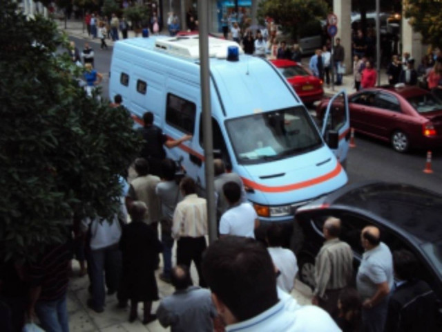 Βίντεο: Ένταση στα δικαστήρια για την συζυγοκτόνο και τον εραστή της