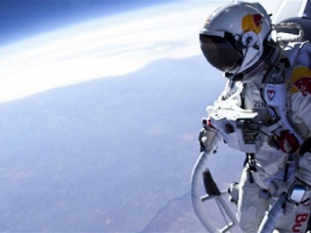 Twitter: Απίθανες ατάκες για την πτώση του Φέλιξ Μπομγκάρτνερ