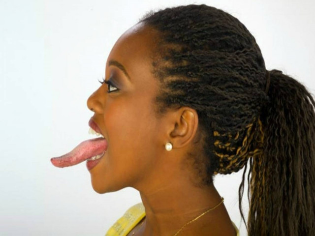 Η μακρύτερη γλώσσα σε γυναίκα στον κόσμο