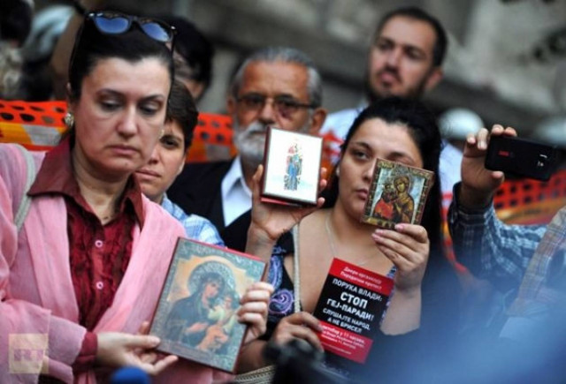 Βίντεο: Διαμαρτυρία στην Σερβία για βλάσφημη έκθεση για Καινή διαθήκη