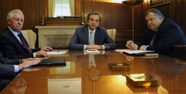 Ξεκίνησε η πλέον δραματική σύσκεψη των κυβερνητικών εταίρων στη Βουλή