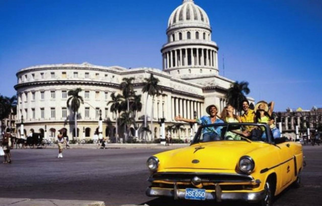 Απλοποιούνται τα ταξίδια για τους Κουβανούς