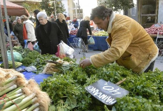 Στο προσκήνιο και πάλι η πώληση τυροκομικών στις λαϊκές αγορές