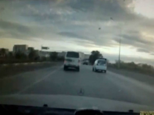 Βίντεο: Ο Χάρος βγήκε παγανιά - Οδηγός προκαλεί διαδοχικά ατυχήματα