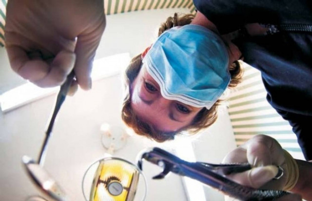 Κύπρος: Το μάτι της κινδυνεύει να χάσει 7χρονη εξαιτίας οδοντίατρου