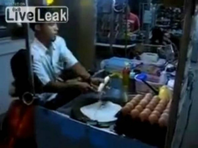 Βίντεο: Ο μάγος της... κρέπας