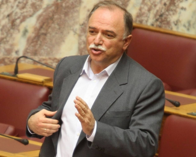 Παπαδημούλης: Ο Μπέος τα «έστηνε» καλύτερα