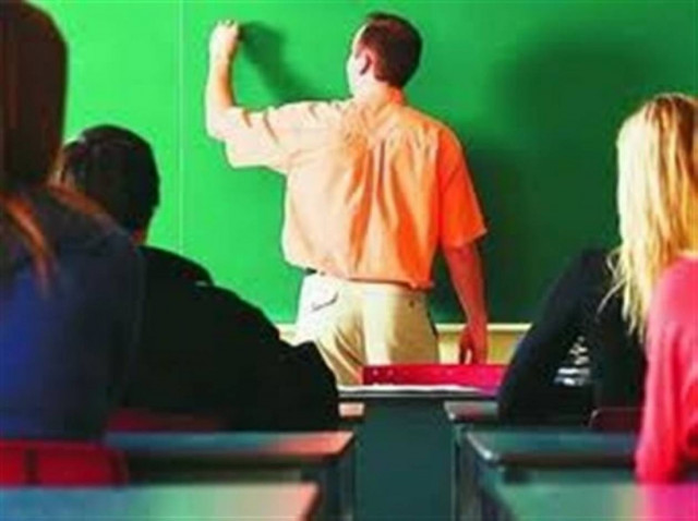 Συνελήφθη καθηγητής για παράνομη αναπαραγωγή βιβλίων