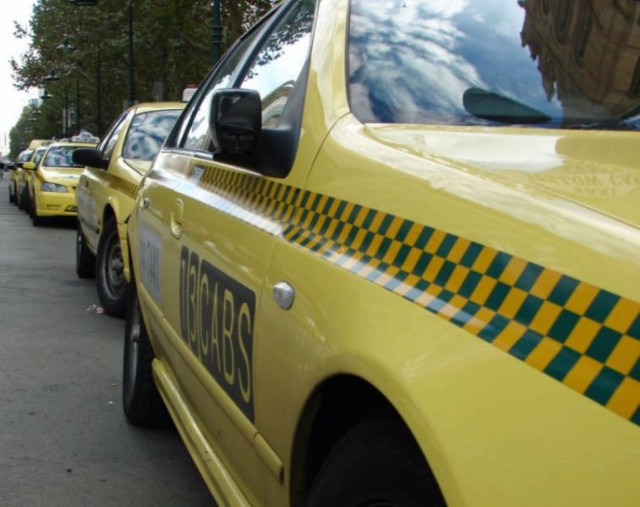 Σκοτώθηκε μέσα στο ταξί που τον μετέφερε από το αεροδρόμιο