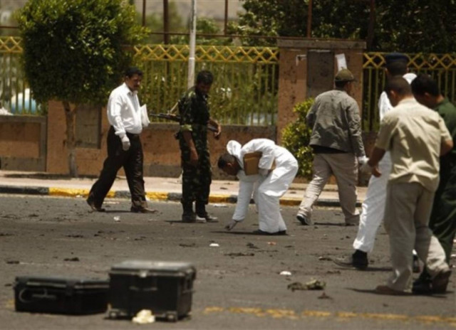 Ζωσμένος με εκρηκτικά ανατινάχτηκε έξω από τέμενος