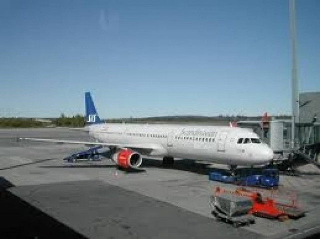 Σκωτία: Τέσσερις τραυματίες σε αναγκαστική εκκένωση αεροπλάνου