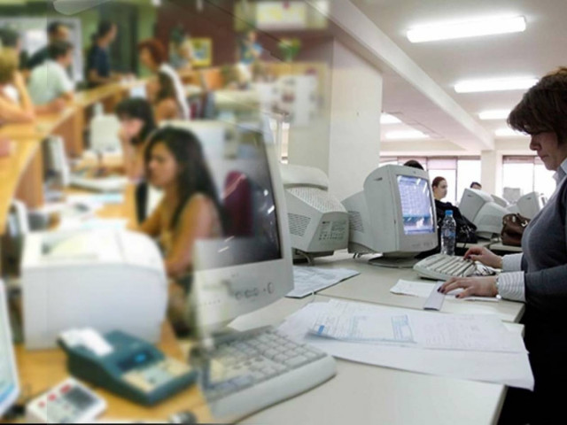 Αρχίζει το ξεκαθάρισμα – Στο δρόμο 2.000 δημόσιοι υπάλληλοι