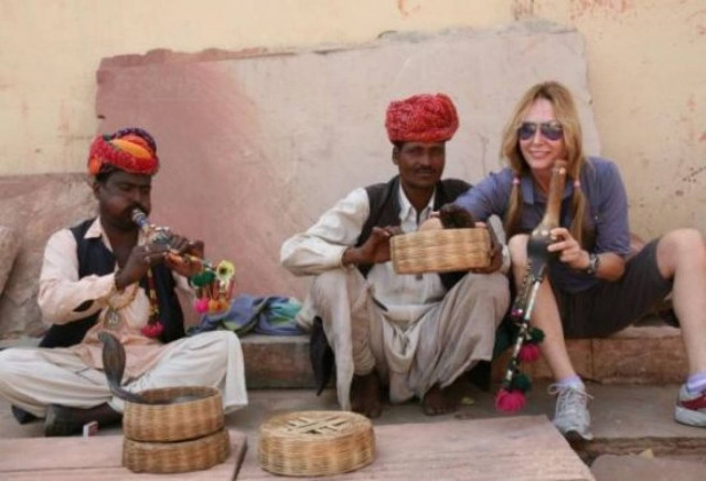 Κατερίνα Γιατζόγλου: Χαϊδεύοντας τις κόμπρες!