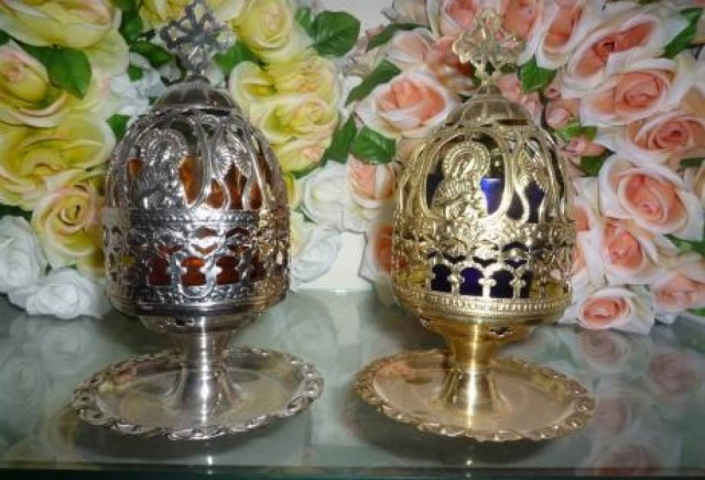 Λάρισα: Εκλεψαν καντήλια, μνήματα από νεκροταφείο αξίας 700 ευρώ