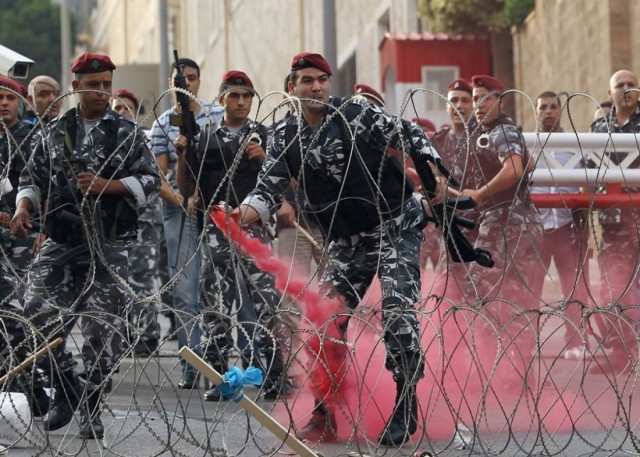 Οδοφράγματα και ανταλλαγή πυρών στη Βηρυτό