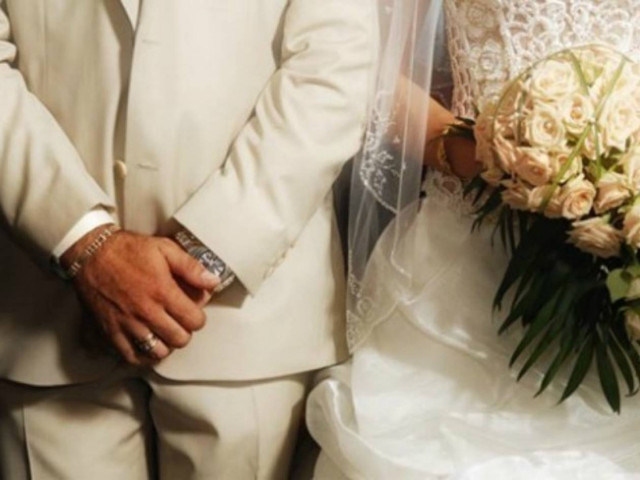 Πάτρα: Γαμπρός ψάχνει την νύφη για να πληρώσει τα χρέη της!