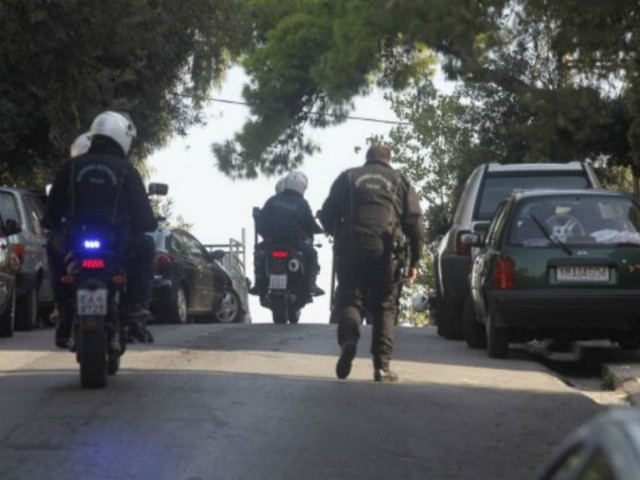 Πανικός στον Κολωνό: Τον τράκαραν για να τον ληστέψουν