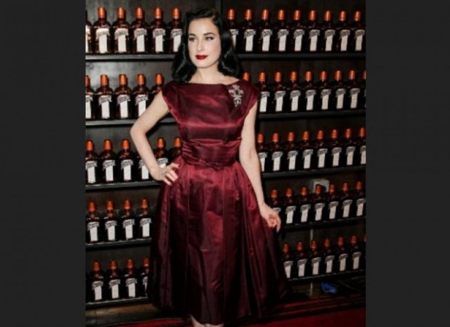 Dita Von Teese: φορούσε κορσέ επί... 22 χρόνια...