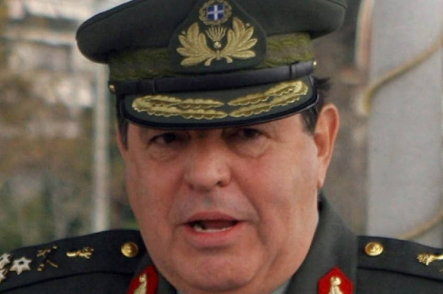 Hurriyet για Φραγκούλη: «Ένα περίεργο βιβλίο από τον «πραξικοπηματία»