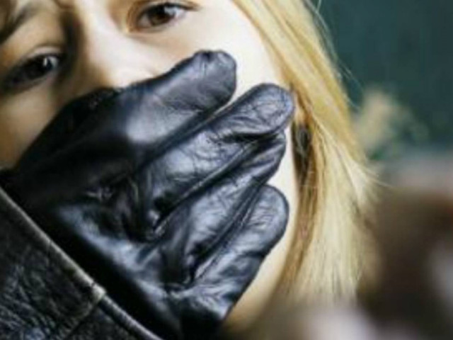 Ηλεία: Έσπασε το πόδι της για να αποφύγει το βιασμό