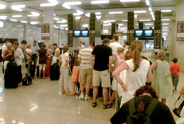 Θα αποζημιώνονται οι επιβάτες πτήσεων με καθυστέρηση