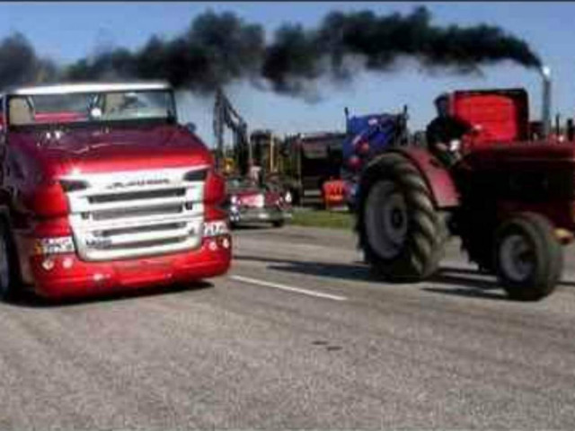 Βίντεο: Αγρότης VS Φορτηγατζή