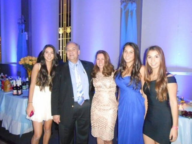 17χρονη ομογενής συγκέντρωσε 80.000 δολάρια για την Ελλάδα